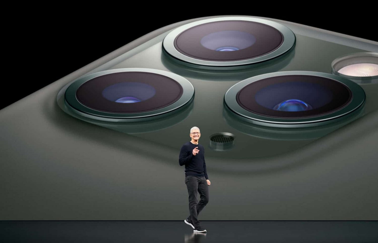 APPLE TIM COOK