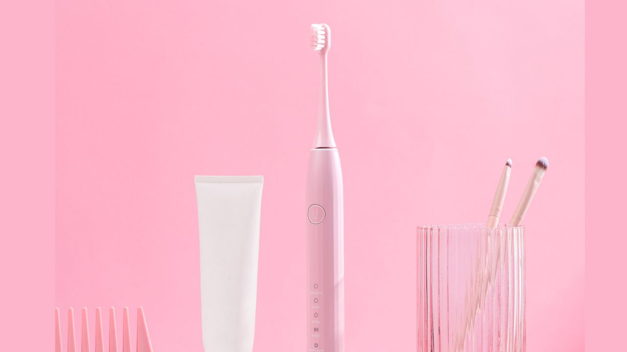 Electric toothbrush v sonic toothbrush glowly